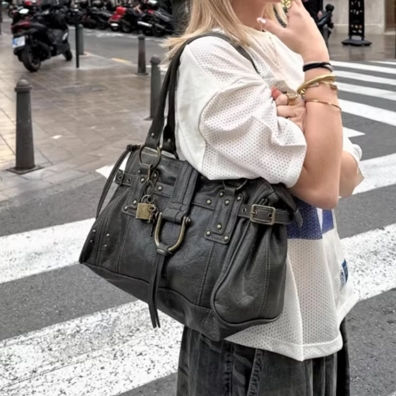 Sac à bandoulière rétro pour femme, grande capacité, sac sous le bras, sac à main de luxe avec rivet