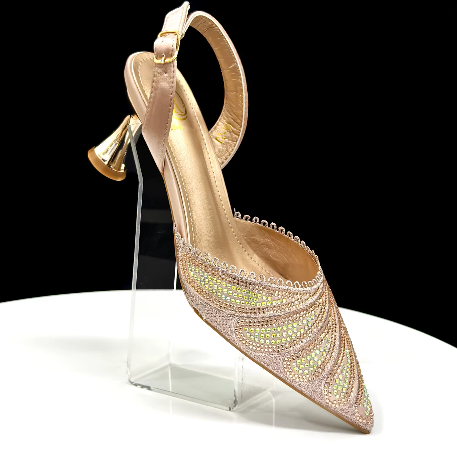Venus Chan 2025 Talons hauts à bout pointu de couleur rose avec accents de diamants – Chaussures de