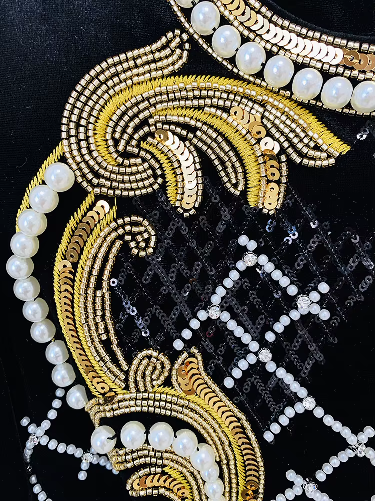 HIGH STREET Nouvelle collection Automne/Hiver 2026, robe de soirée en velours à paillettes et perles