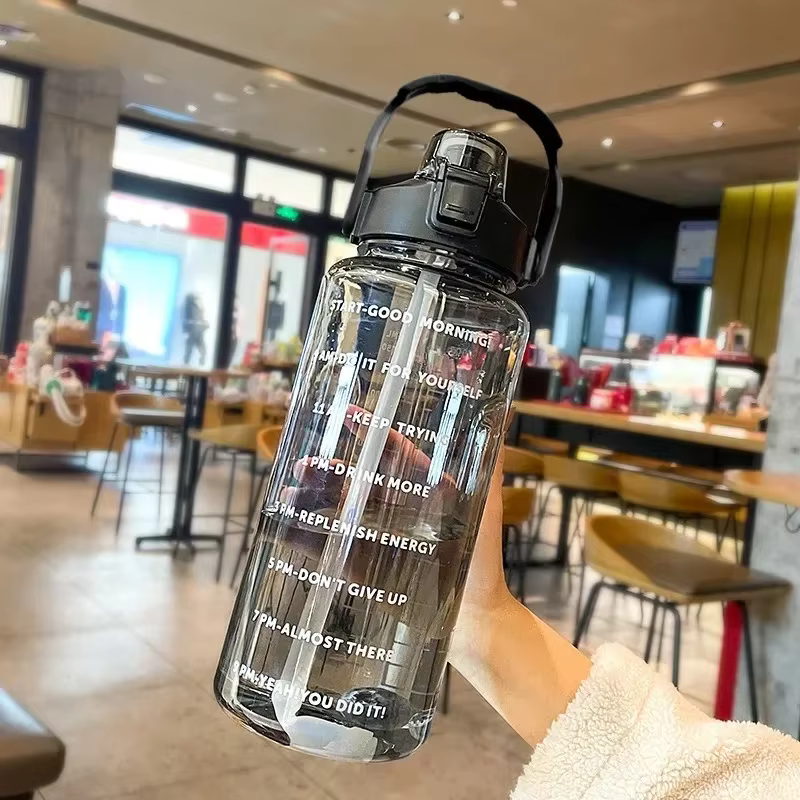 Bouilloire en plastique de 2 litres, grande bouteille d'eau de voyage Portable avec paille, tasse de