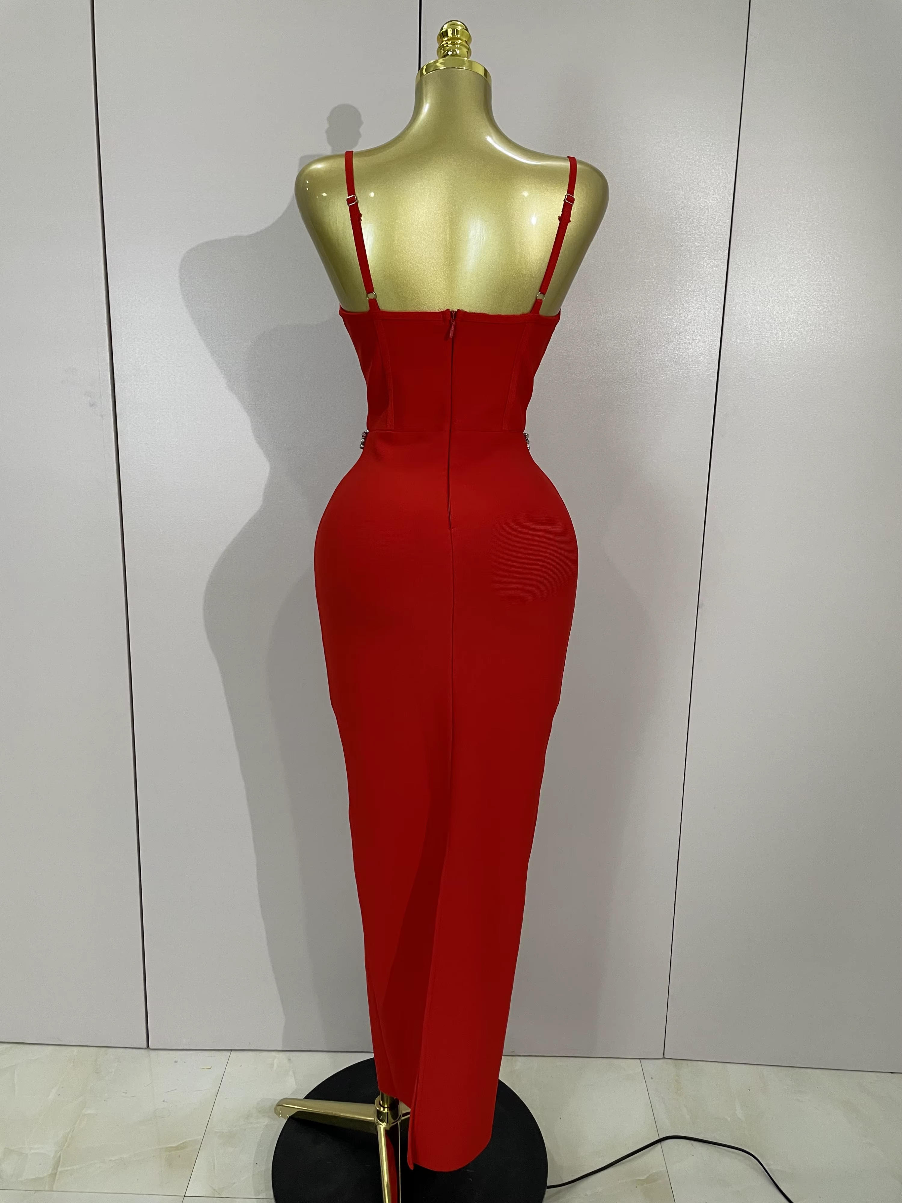 Femmes de luxe diamants Sexy perles pansement longue robe moulante élégante 2025 célébrité soirée fê