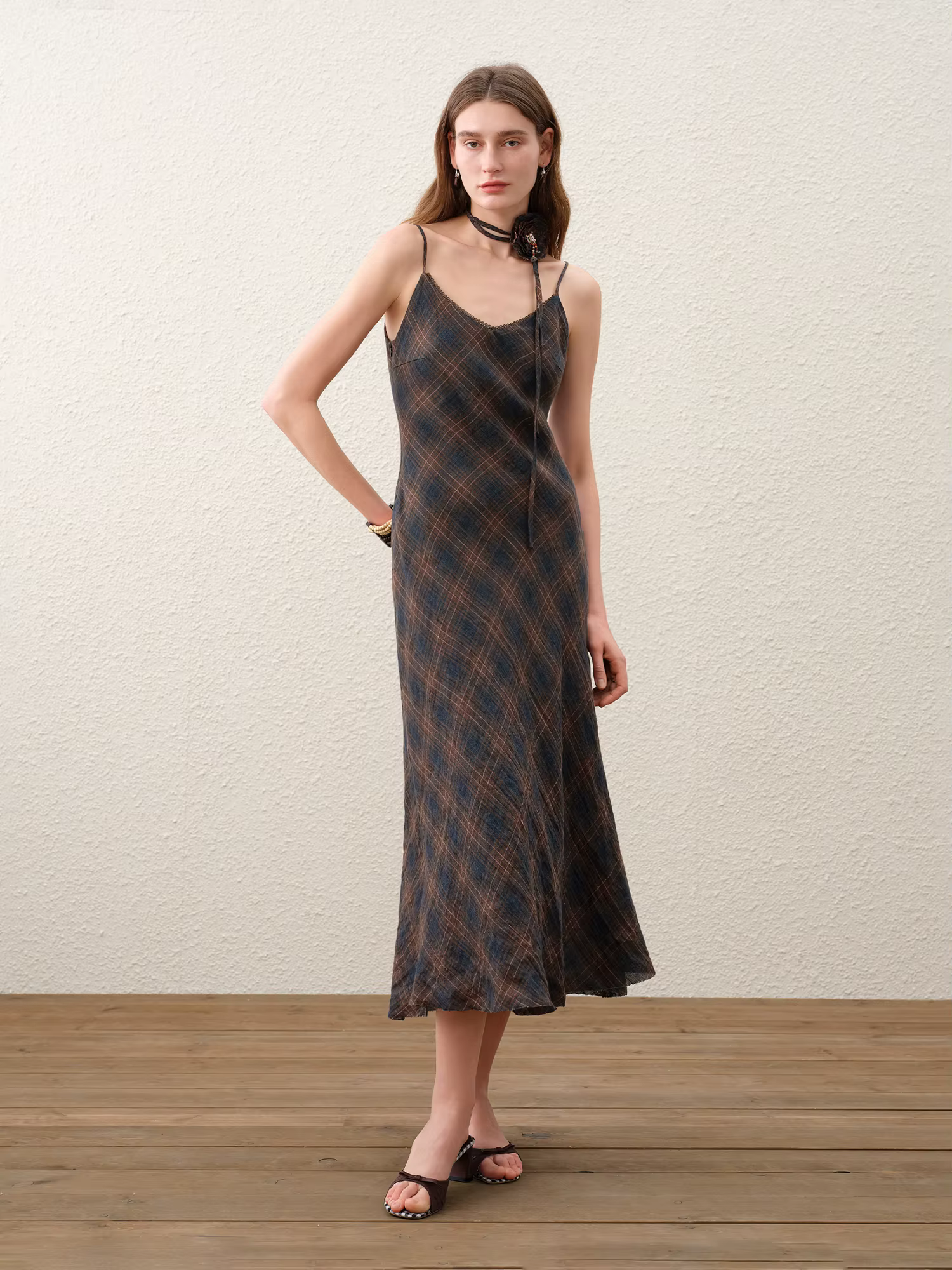 FSLE 【Série Premium】 Robe longue ajustée en lin à col en V et à carreaux rétro pour femme, nouvelle