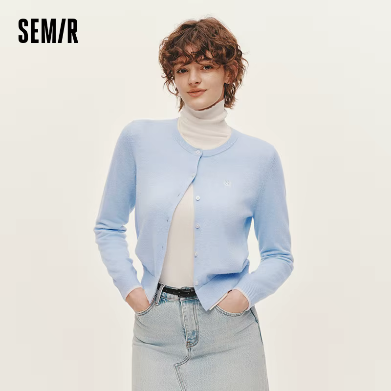 Semir tricoté pull coupe ajustée brodé pull femmes 2025 hiver Style court col rond haut superposé