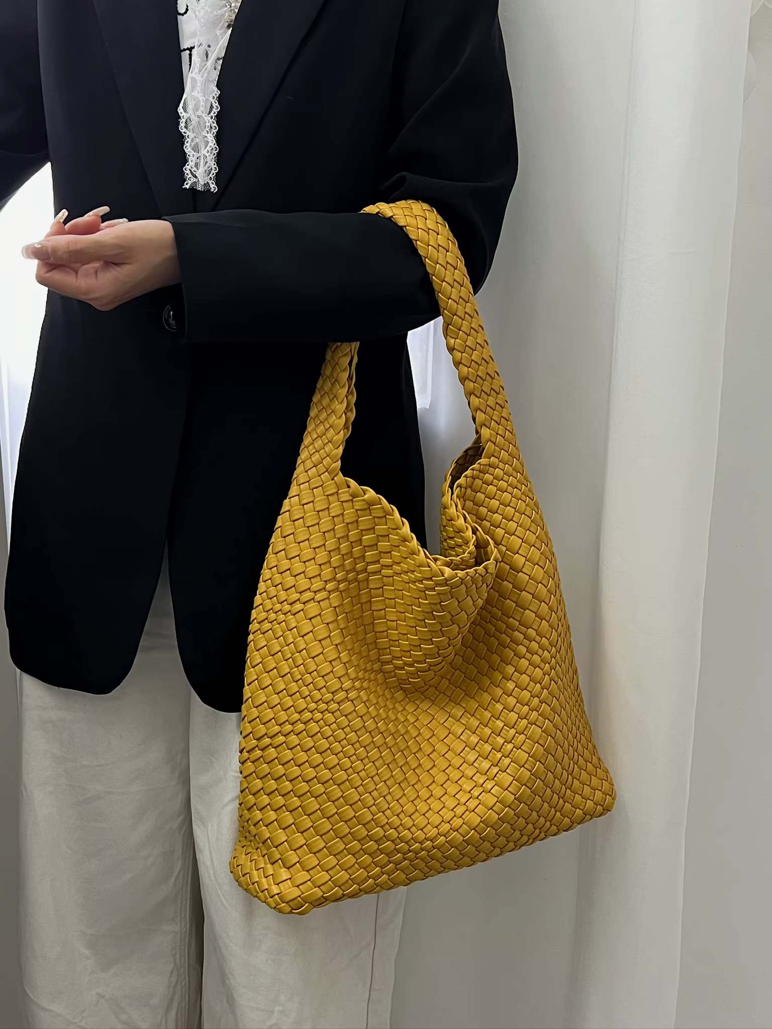 Sacs pour femmes sac à bandoulière de créateur de luxe haute capacité en cuir PU tissé à la main sac