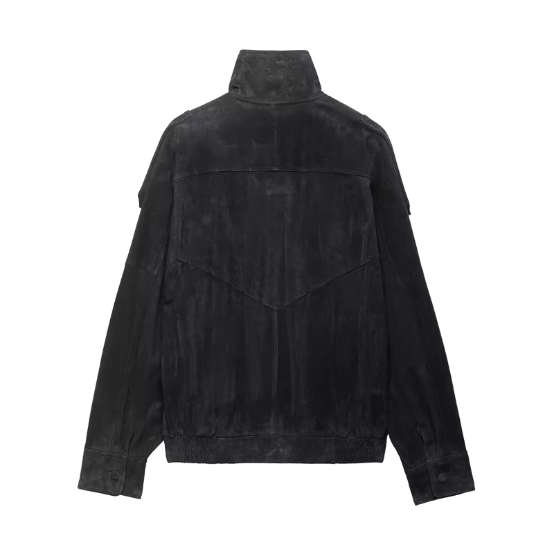 Blouson biker pour femme en cuir texturé gris foncé, avec col montant boutonné asymétrique, ourlet é