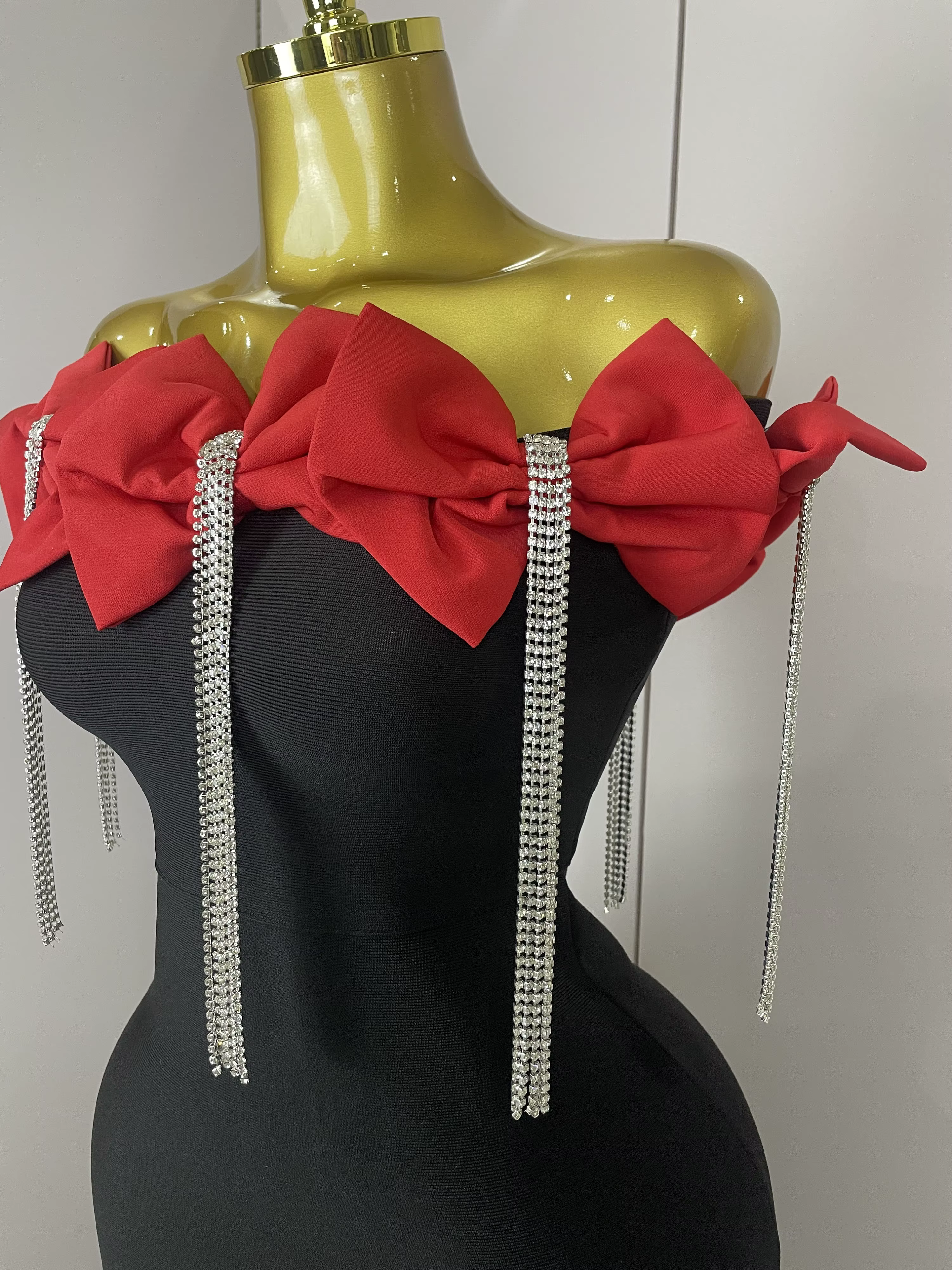 2025 femmes célébrité sexy épaule dénudée fleur diamants noir noeud papillon maxi longue XL robe de 