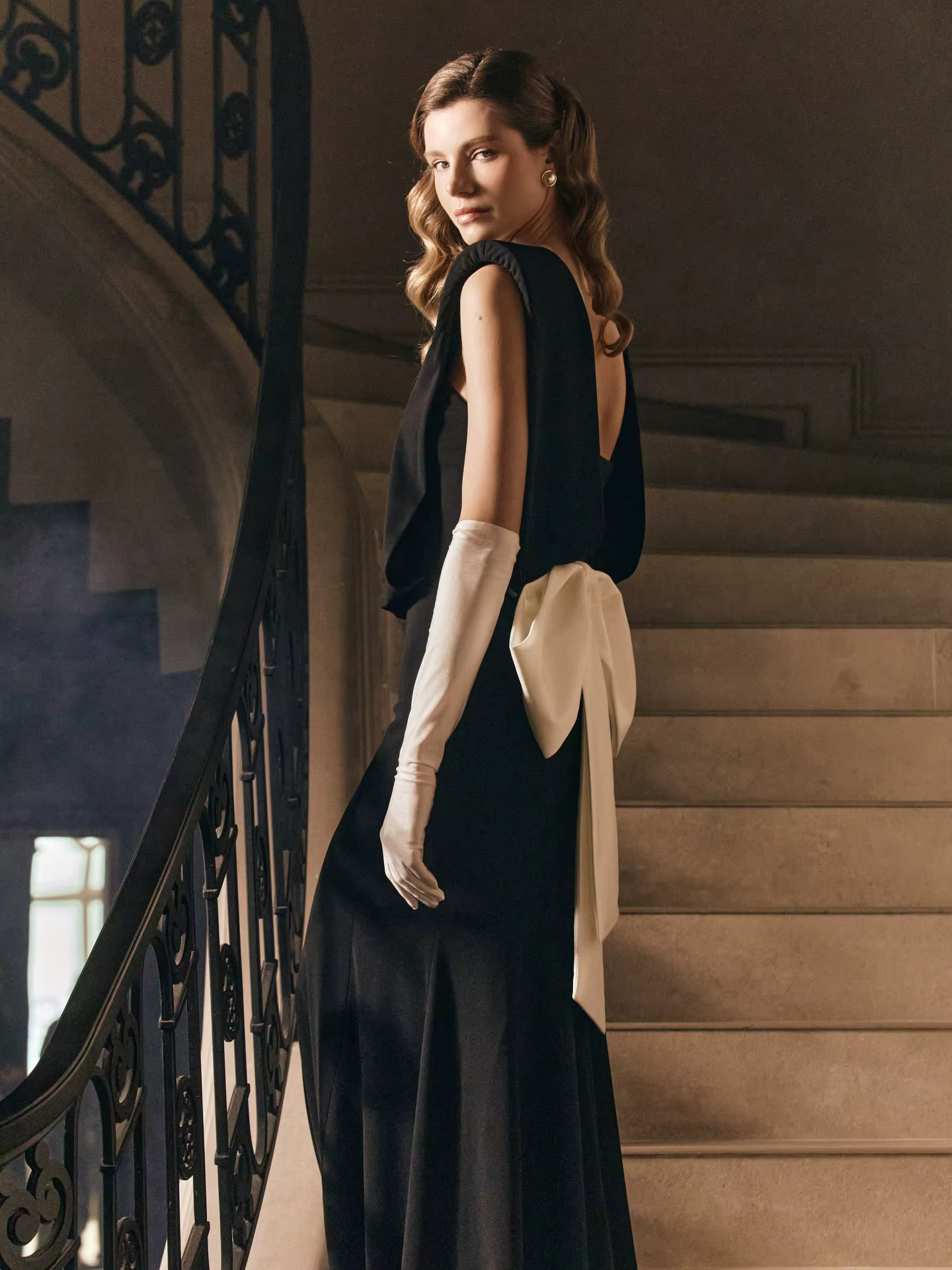 Robe de soirée sirène noire fluide sans dos pour femme, robe de bal longue sans manches avec nœud bl