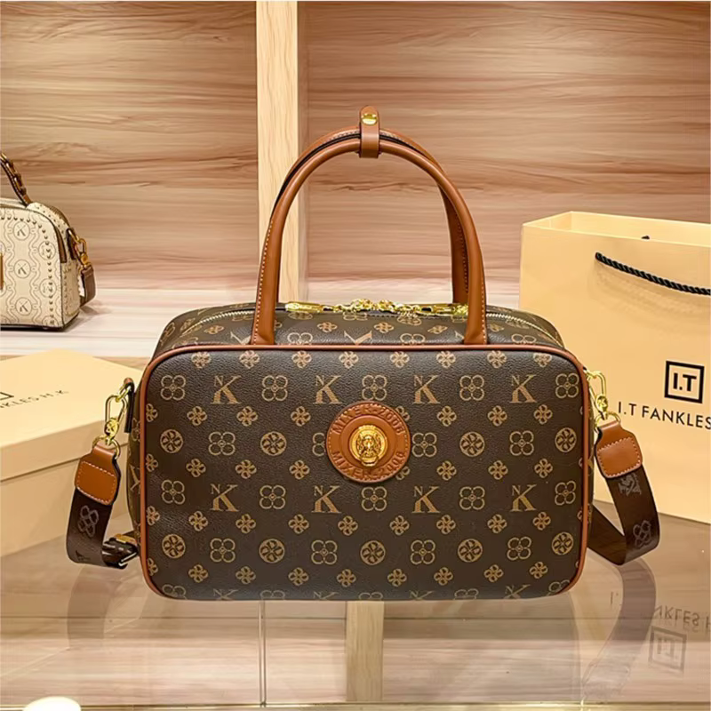 Sac à main léger de marque de luxe pour femmes, sac à bandoulière de styliste de grande capacité à l