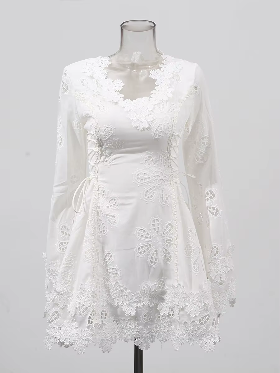 TWOTWINSTYLE solide évider Mini robes pour femmes col en V longue sans manches taille haute tempéram