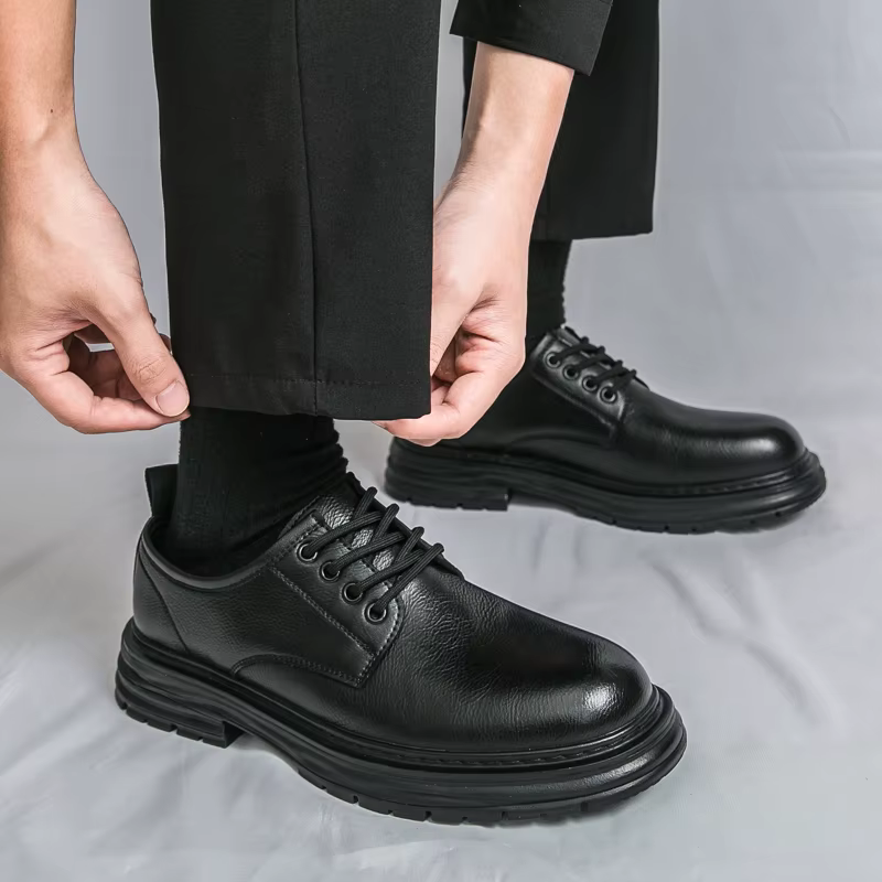 2025 nouvelles chaussures en cuir décontractées noires de style britannique pour hommes d'affaires v