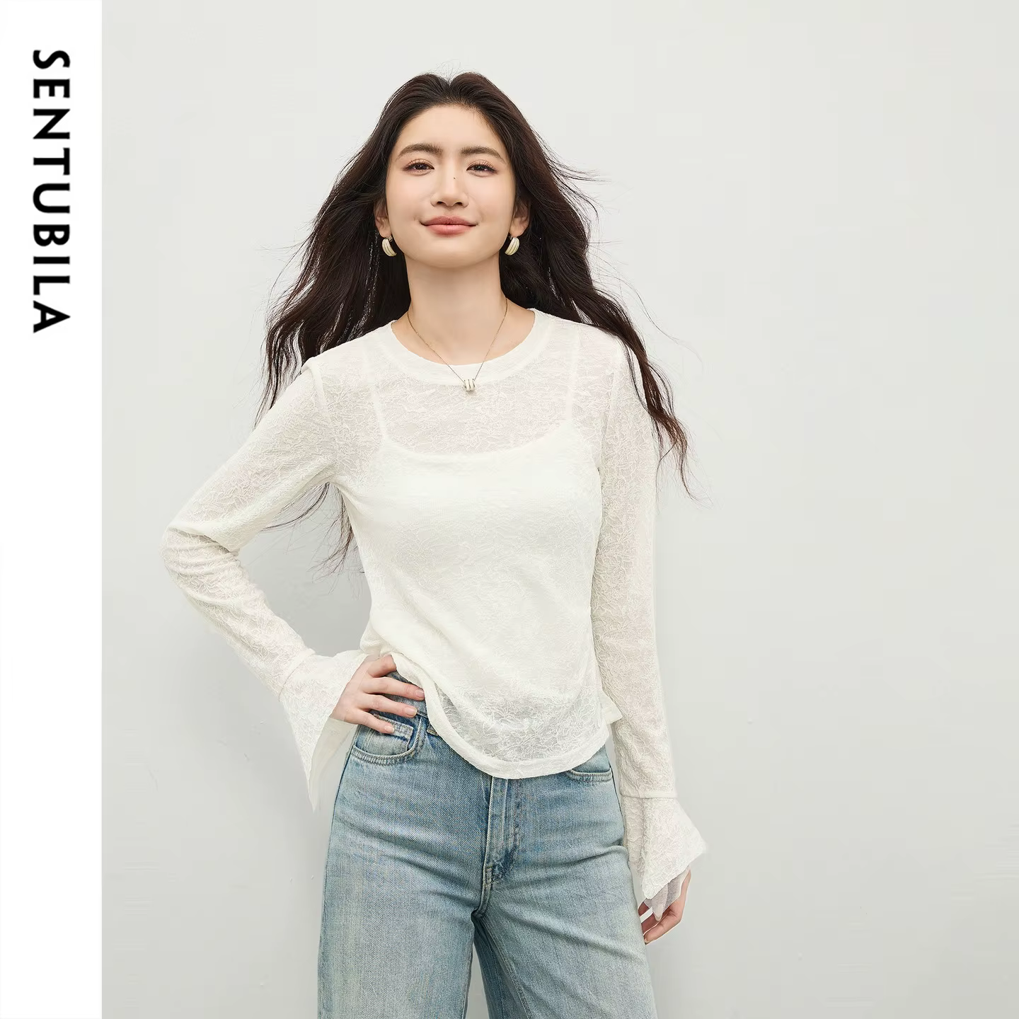 T-shirt en dentelle SENTUBILA pour femme, collection Printemps 2026, col rond, manches évasées, tran
