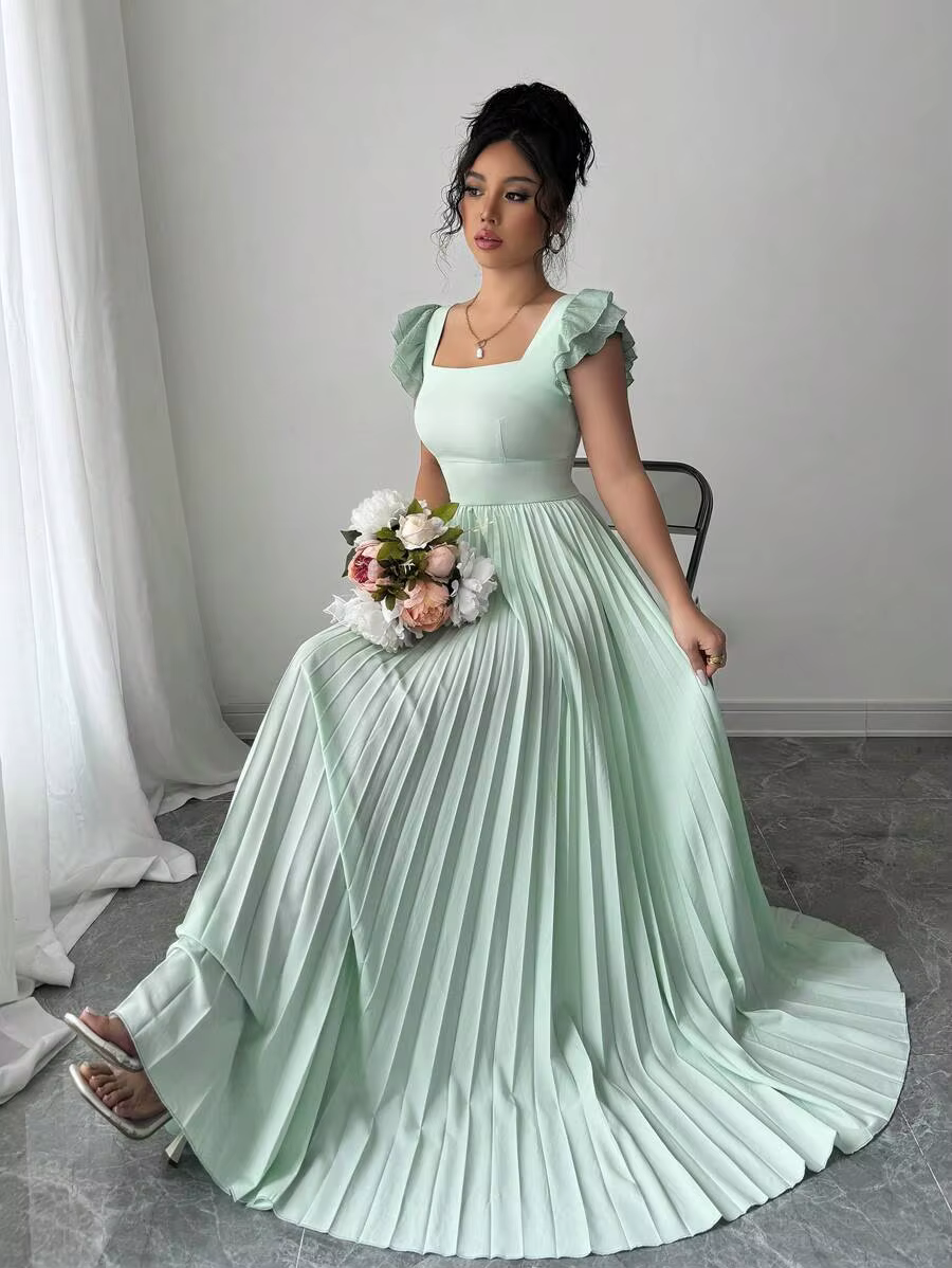 Robe maxi élégante à col carré vert menthe, manches à volants et plissée
