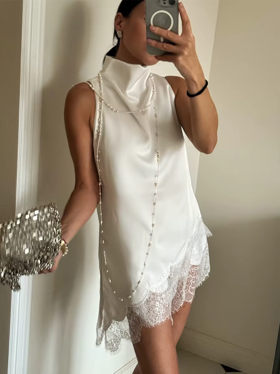 Robe Courte d'Été 2026 pour Femme en Satin à Col Montant, Silhouette Irrégulière, avec Bordure en De