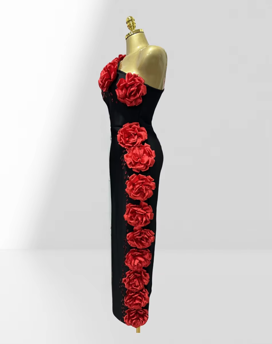 2025 nouvelles fleurs rouges brillant diamants Sexy épaule Oblique noir robe de pansement femme robe