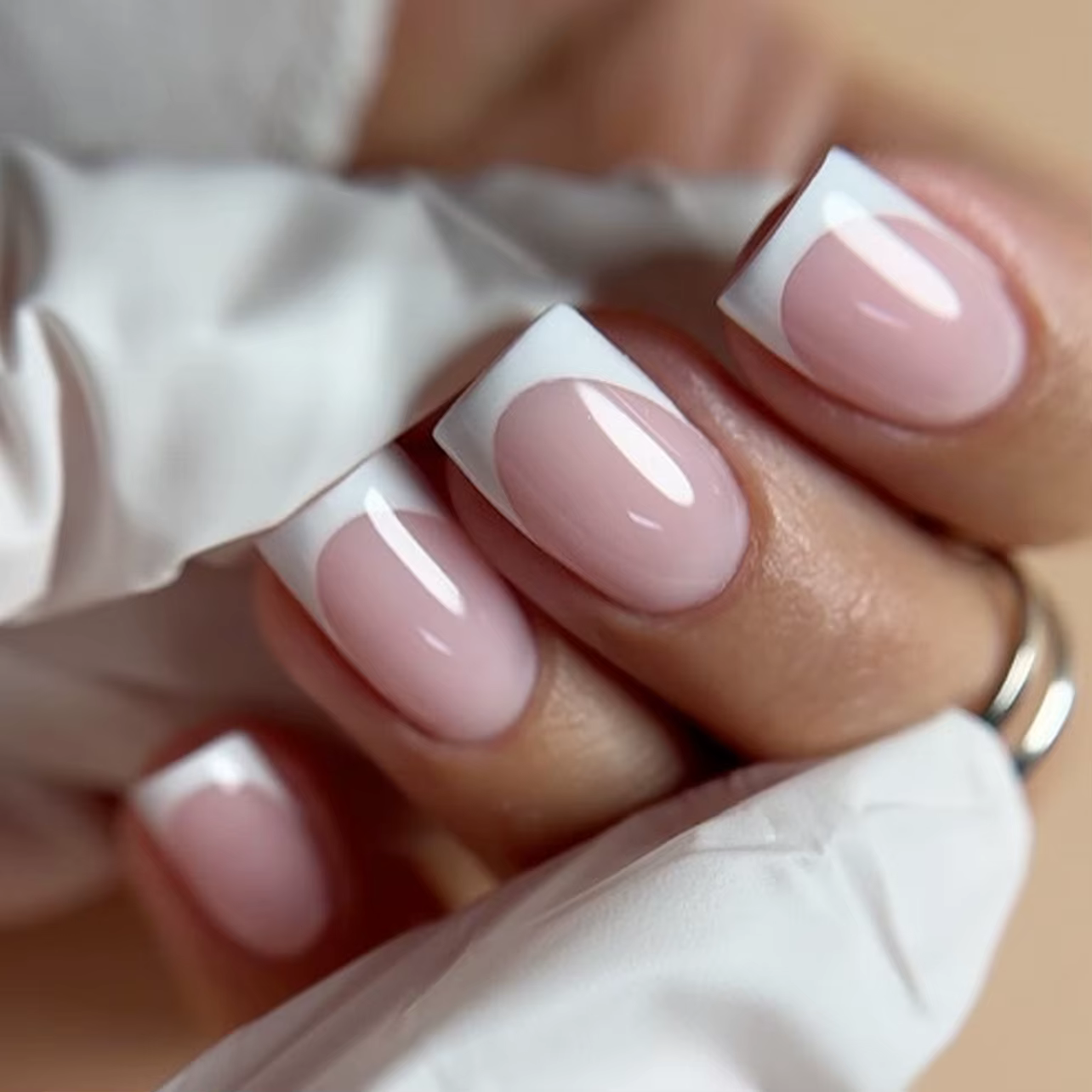 24 pièces pointe française presse à la main sur les ongles minimaliste couleur unie faux ongles moye