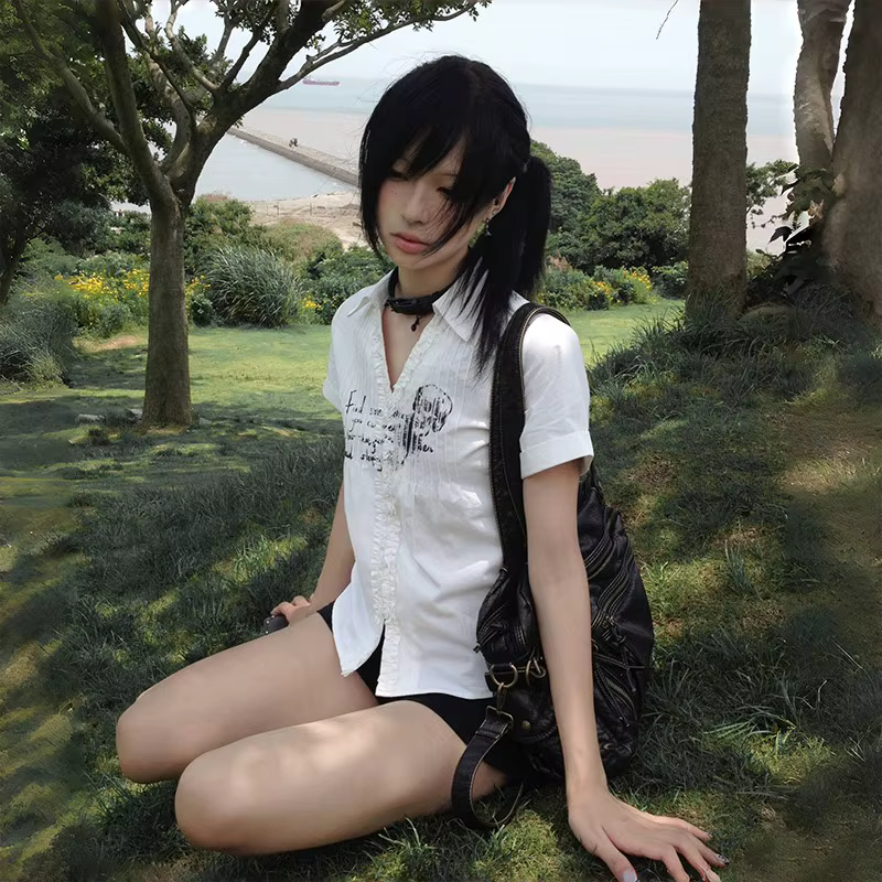 Chemise Plissée Grunge Gothique à Imprimé Tête de Mort, Blouse Blanche à Col en V, Style Japonais de