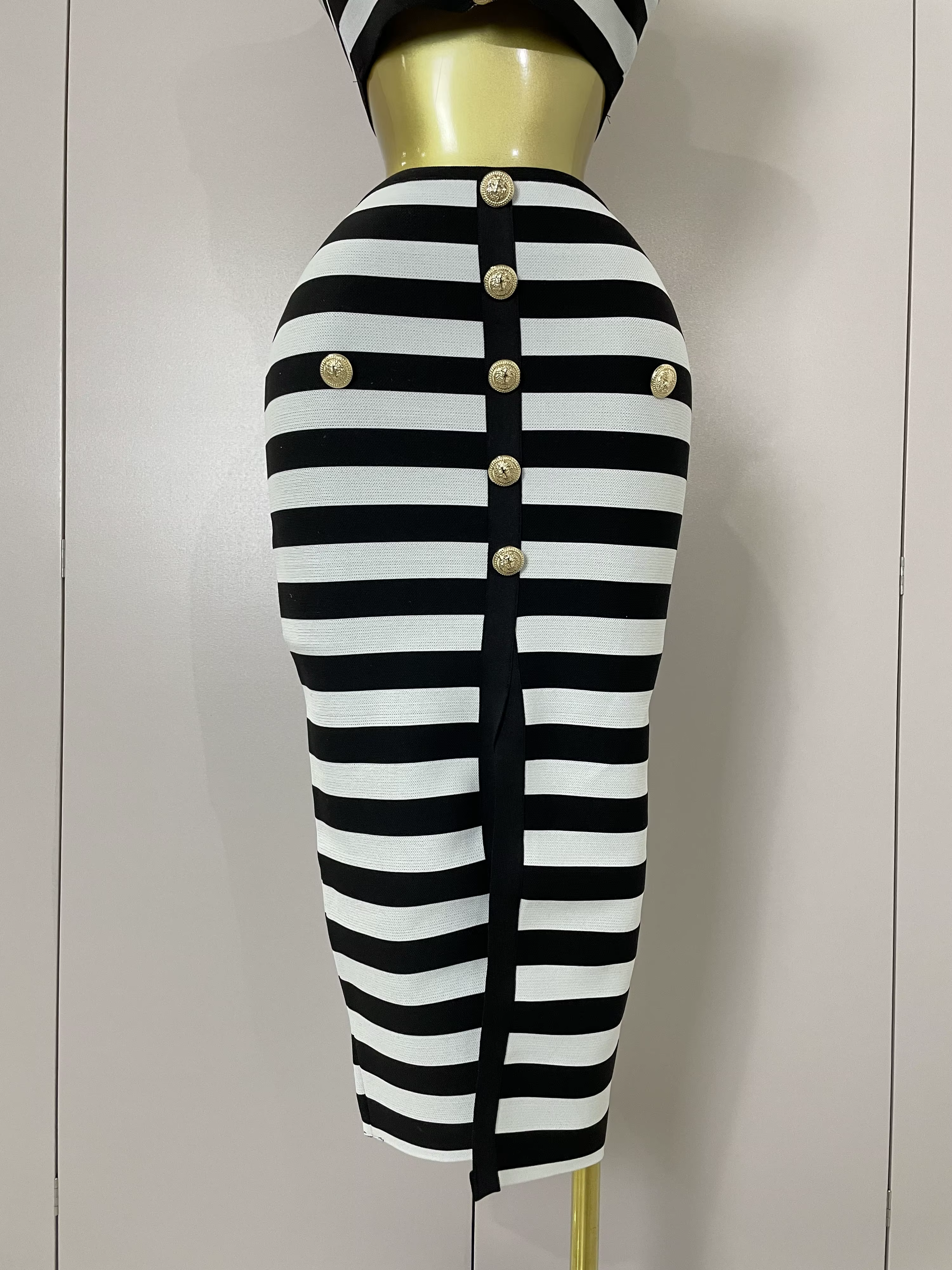 Mini ensemble deux pièces à bandes pour femmes, épaules dénudées, boutons rayés, Sexy, célébrité, st