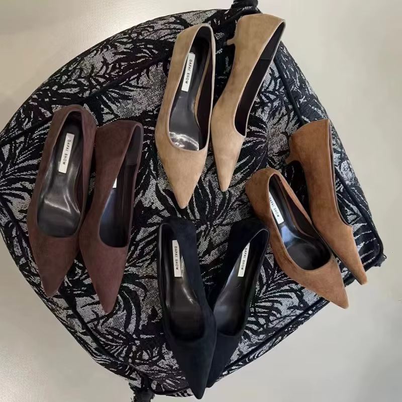 Chaussures de printemps 2026 pour femmes, escarpins fins à talons bas, élégants en daim, à bout poin
