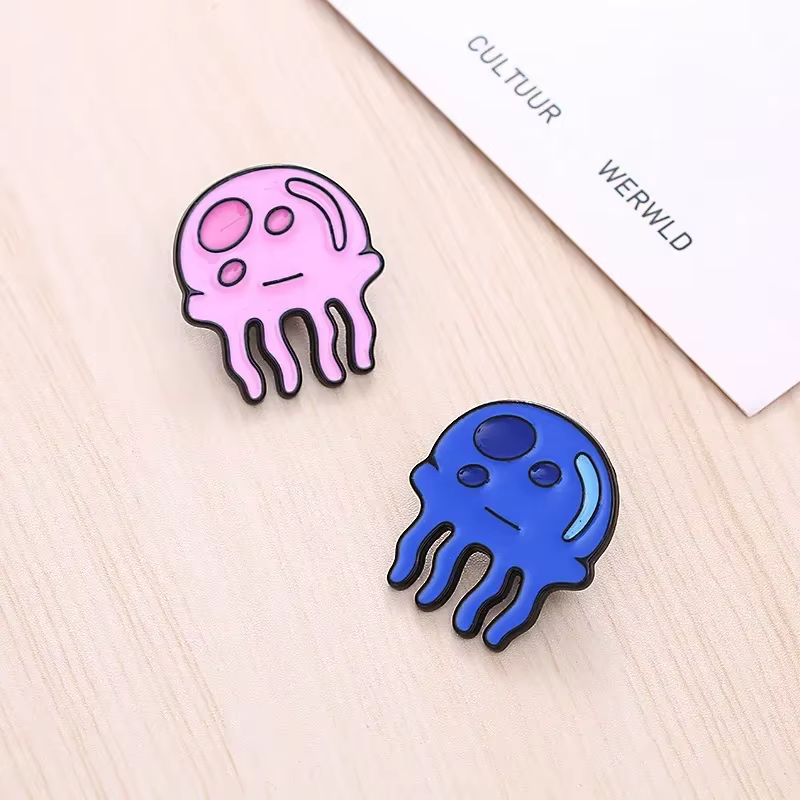 Badges métalliques de méduse Kawaii, bleu rose, broches d'animaux de dessin animé, sac de vêtements 