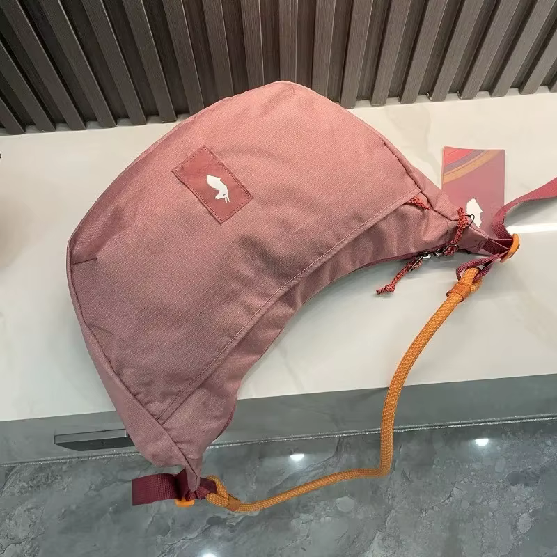 Sac à bandoulière en nylon pour femme 2026 avec design contrasté, sac bouffant, simple et léger