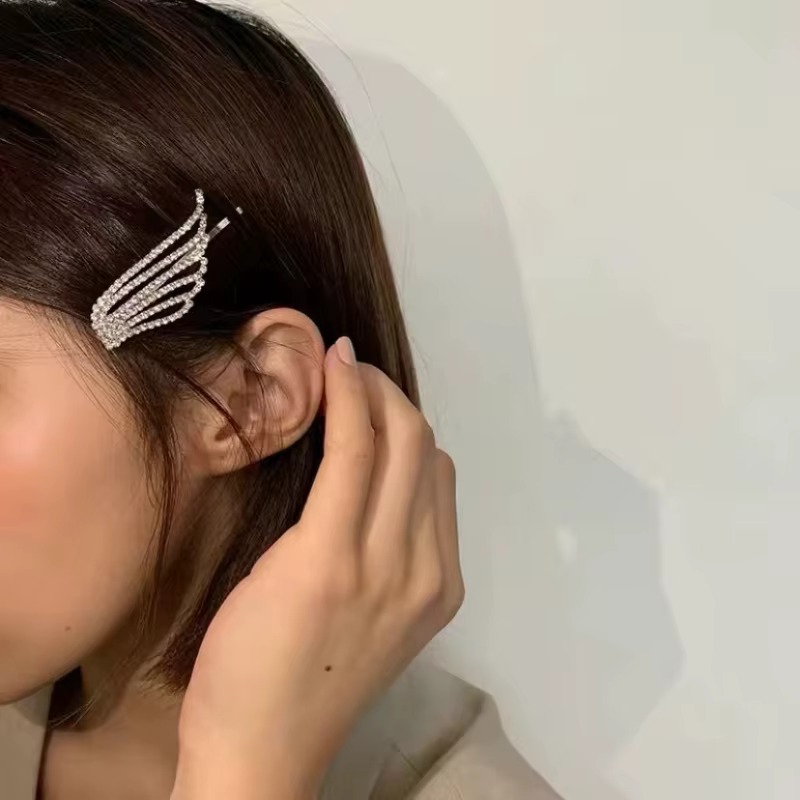 Épingles à cheveux ailes d'ange brillantes à la mode, strass couleur argent, pinces à cheveux en mét