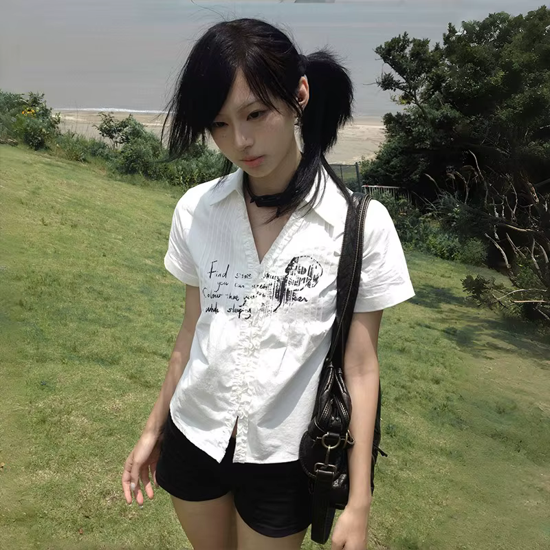 Chemise Plissée Grunge Gothique à Imprimé Tête de Mort, Blouse Blanche à Col en V, Style Japonais de
