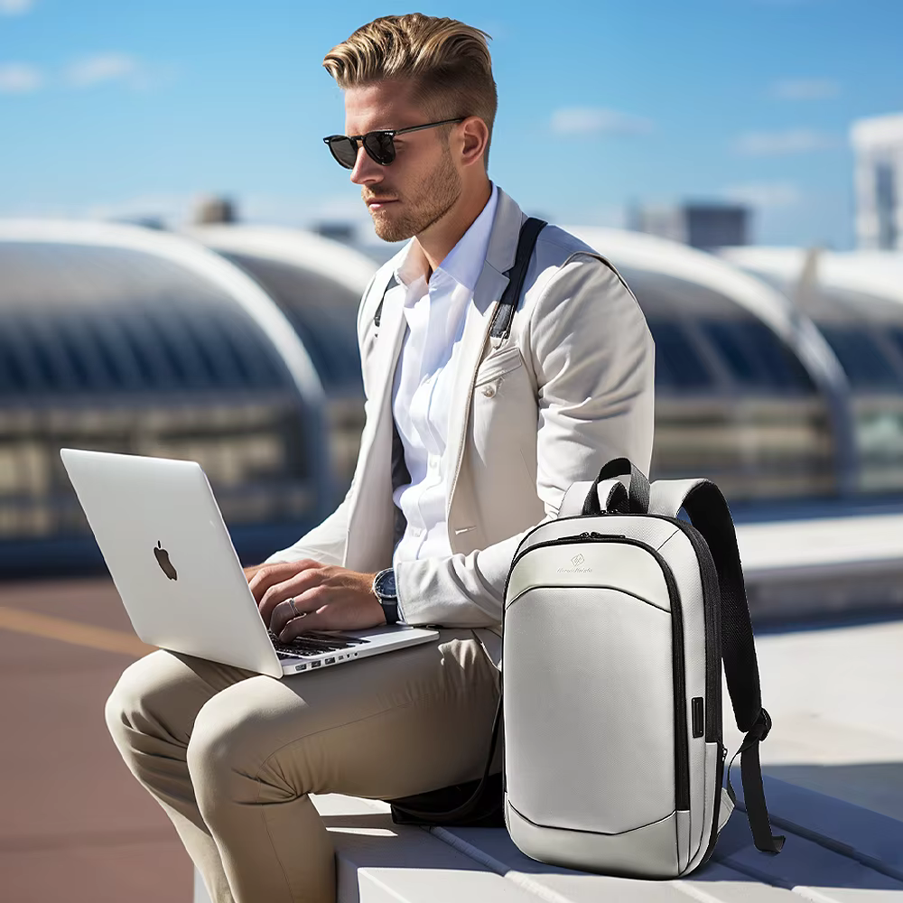 Heroic Knight sac à dos de voyage pour hommes étanche 17.3 "bagage à main sac à dos pour ordinateur