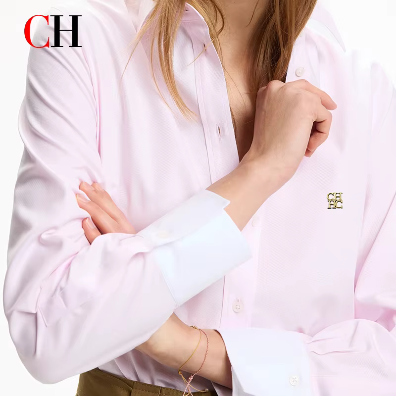 Chemise classique blanche boutonnée pour femme CH, manches longues, détail logo doré, chemisier form