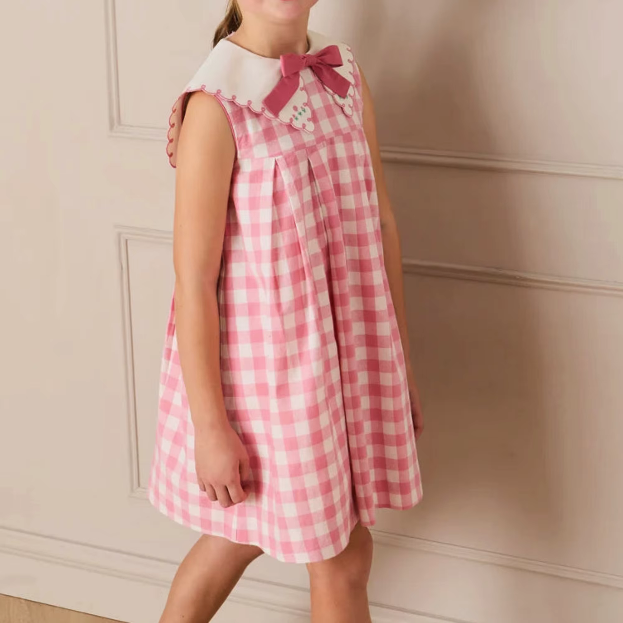 Robe rose à carreaux brodée sans manches pour fille, tenue mignonne pour les vacances d'été, robes p