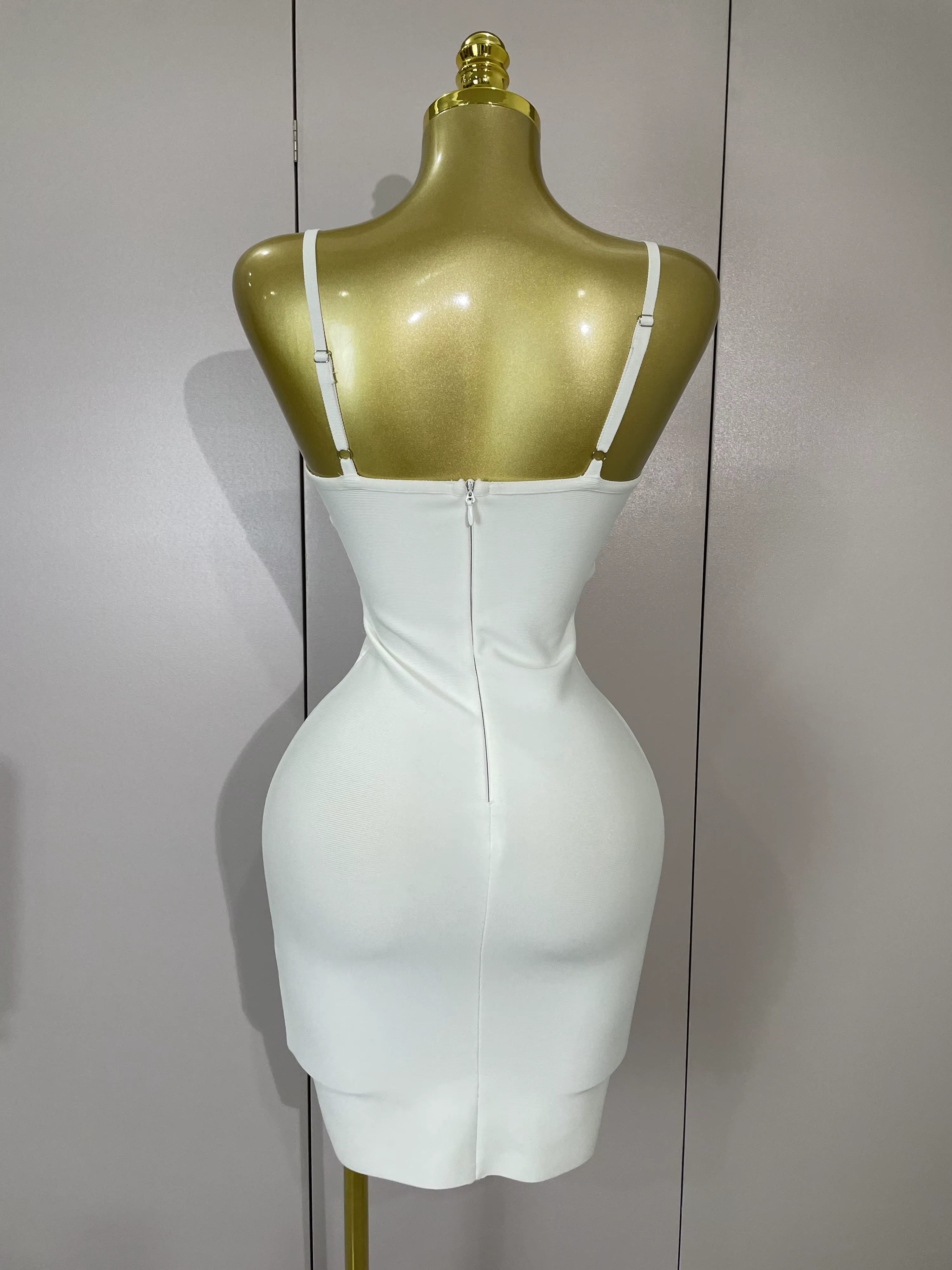 Robe à bandes blanche, Sexy, bretelles Spaghetti, col en V, cristal, sans manches, élégante, soirée,