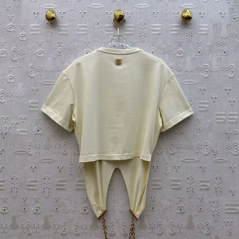 T-shirt asymétrique à col rond et manches courtes pour femme, orné de chaînes, décontracté et de hau