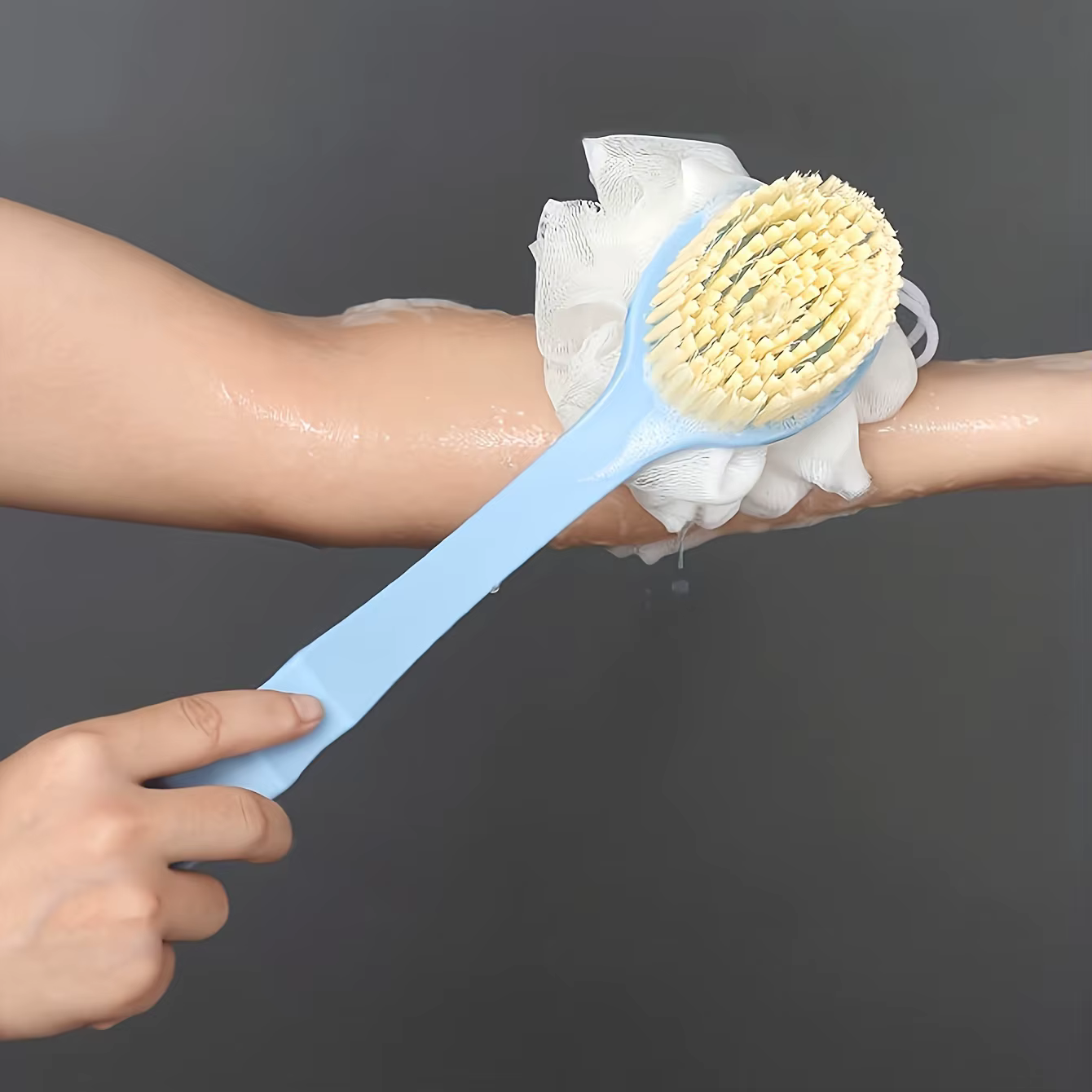 Loofah-Brosse de bain à poils doux pour hommes et femmes, brosse de douche incurvée à long manche, l