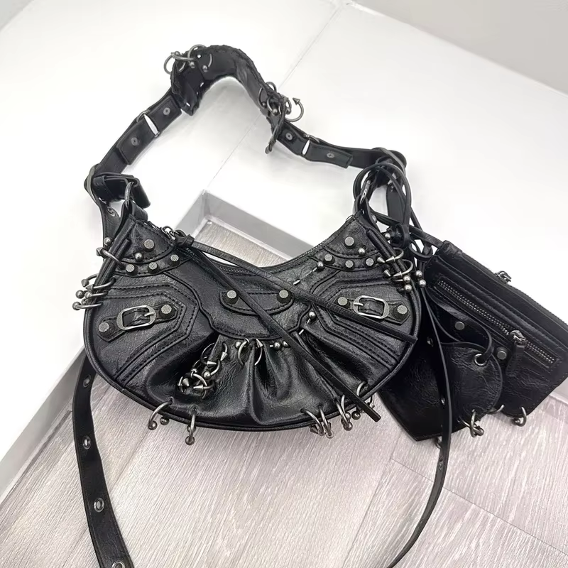 Ensemble de sacs punk pour femmes, sac fourre-tout blanc froissé avec pochette assortie, design clou