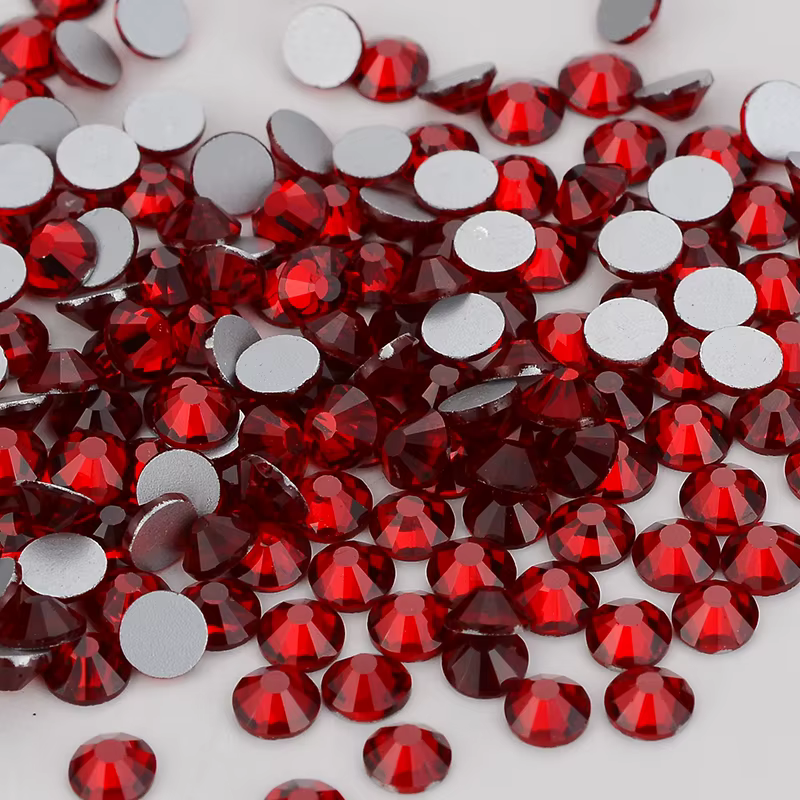 Strass à dos plat en verre Siam foncé SS3-SS60, toutes tailles, paillettes, rouge profond, fond rond