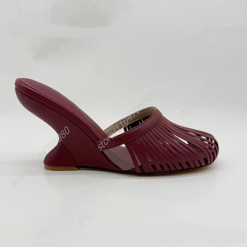 Mules compensées pour femme en maille ronde ajourée rouge bordeaux foncé, simples, à talons ouverts,