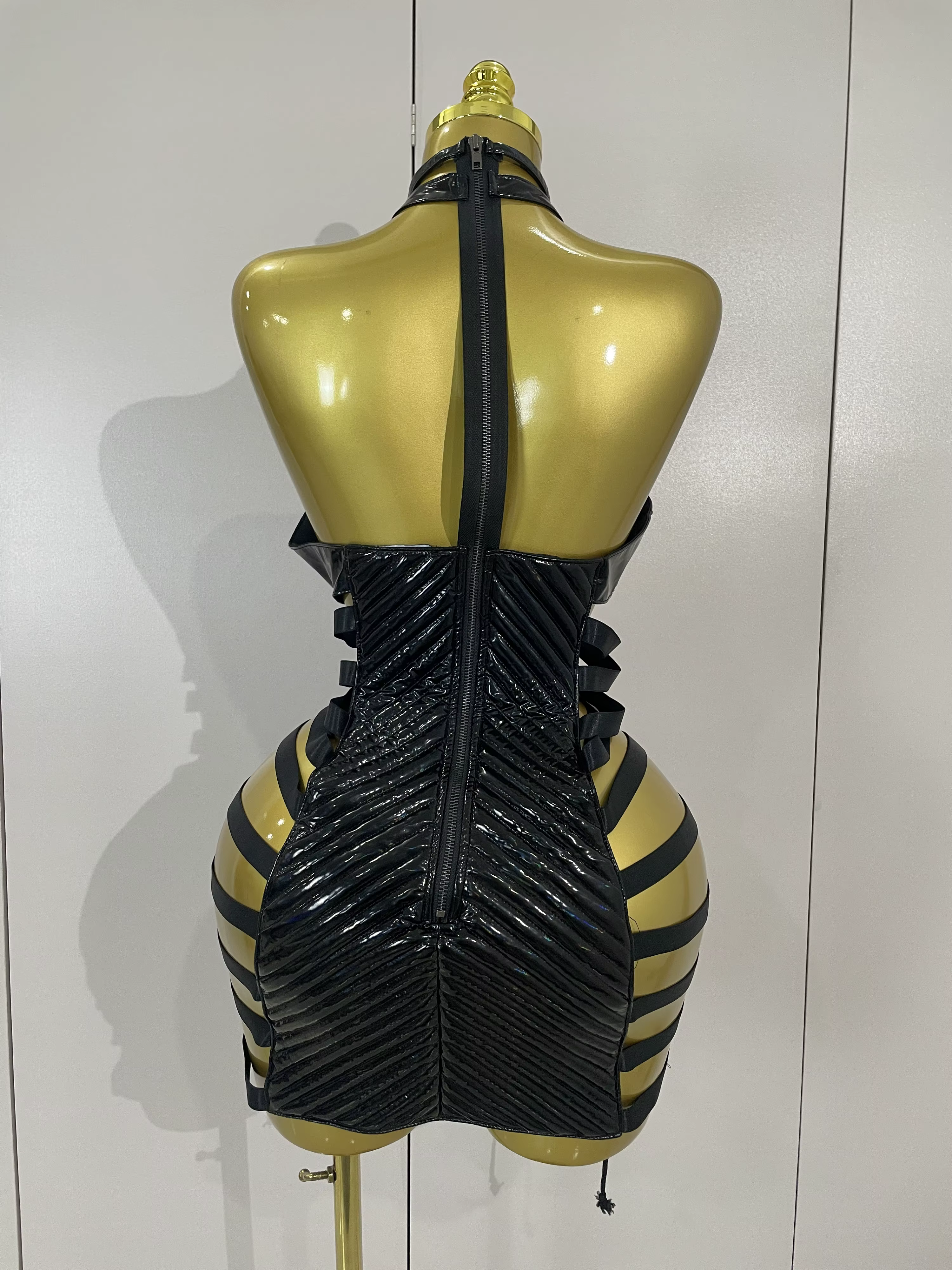 Robe courte en cuir noir pour femmes, Sexy, ajourée, gothique, col licou, chanteur de danse Gogo, di