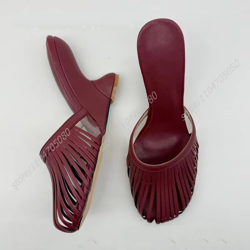 Mules compensées pour femme en maille ronde ajourée rouge bordeaux foncé, simples, à talons ouverts,