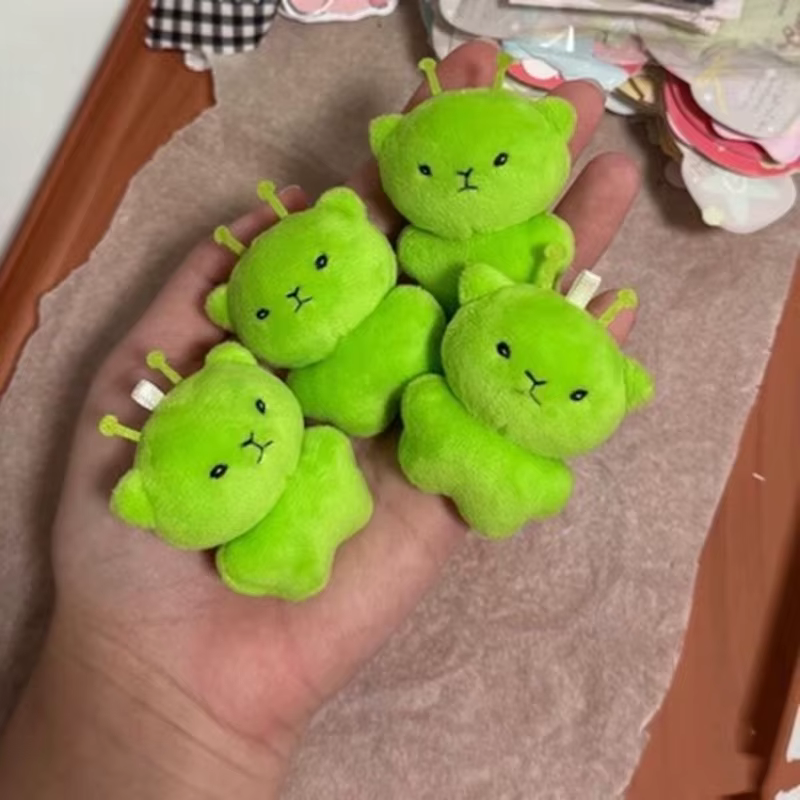 Nouveau Mini chat Alien invasion terre pendentif de poupée fait à la main Super doux mignon sac acce