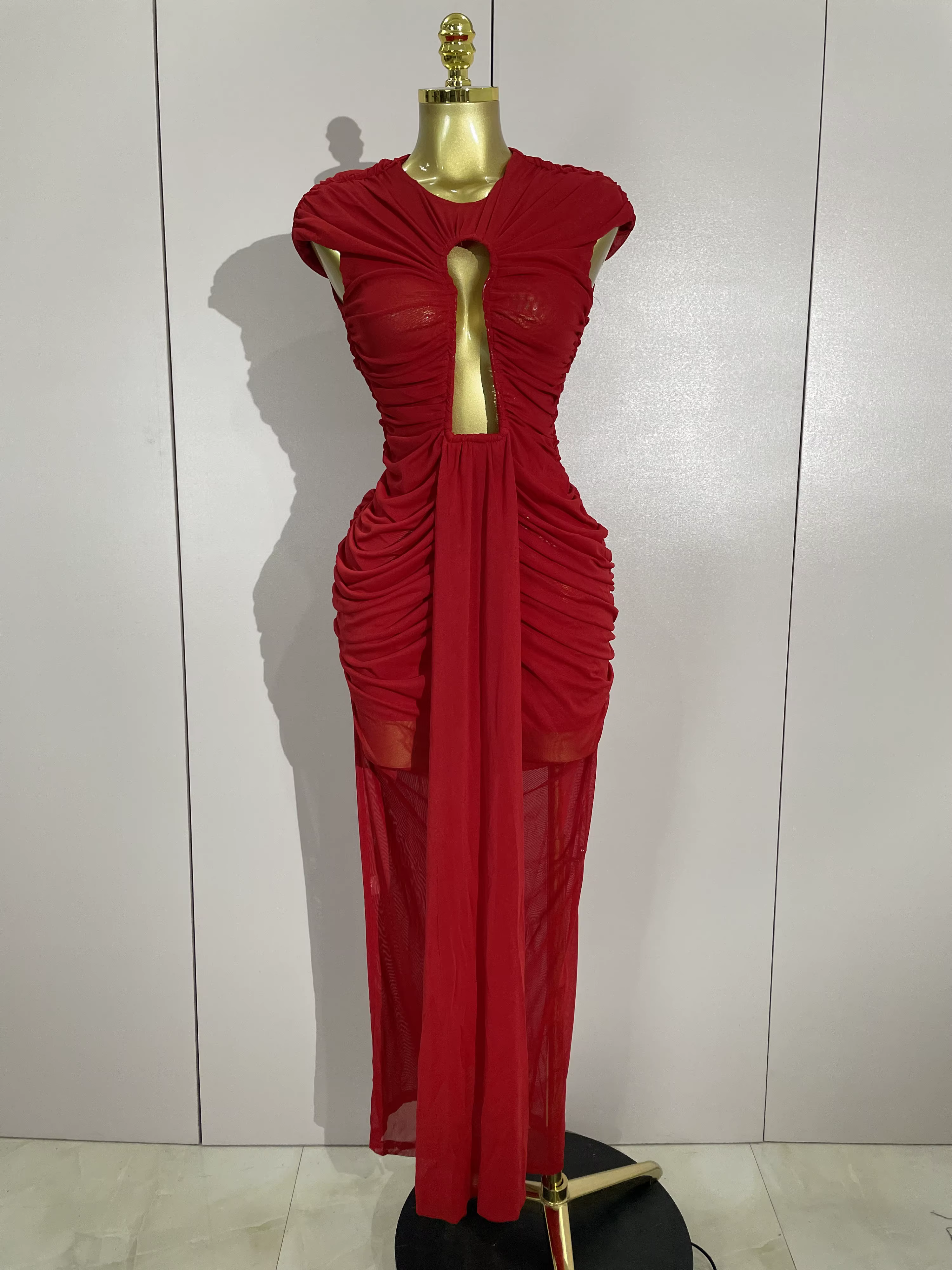 Femmes Sexy sans manches col rond évider maille moulante longue robe défilé de mode célébrer célébri