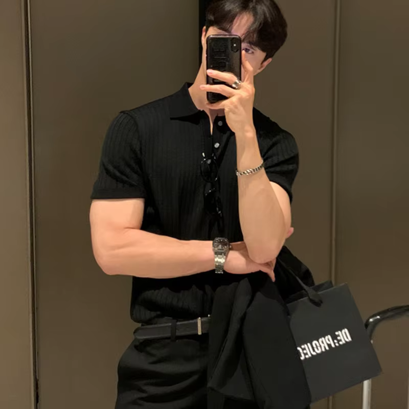Vêtements d'été pour hommes rétro tricot revers rayé Polo couleur unie à manches courtes mode léger 