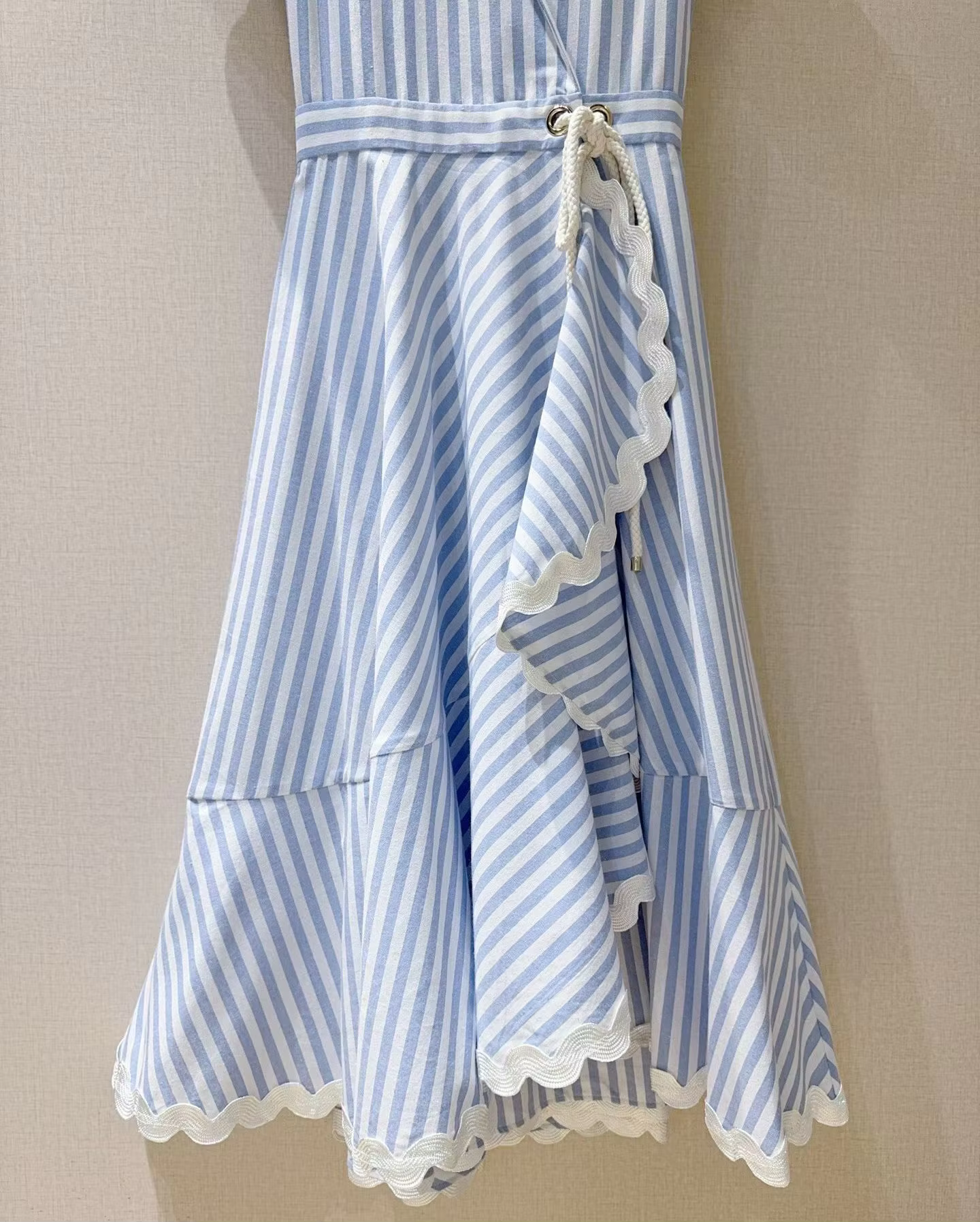 Top qualité nouvelle robe de printemps 2026 mode Style femmes Sexy col en v bleu blanc rayé imprimé 