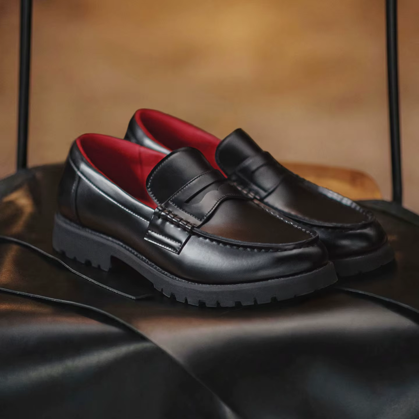 Maden – Mocassins vintage style Old Money pour hommes, chaussures à enfiler en cuir croûte noir, cha
