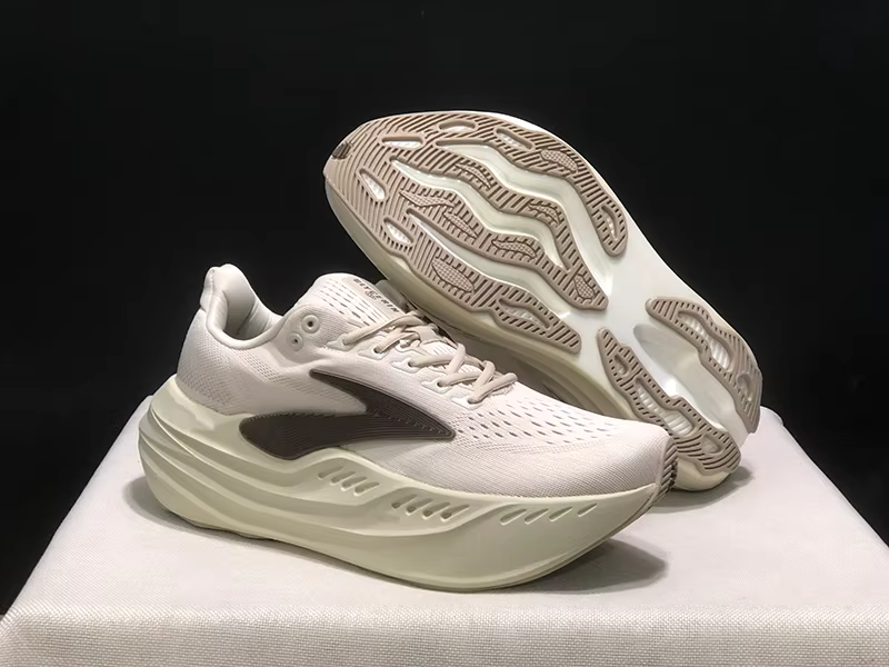 Nouvelles chaussures rétro respirantes et tendance pour hommes et femmes, baskets de sport légères e
