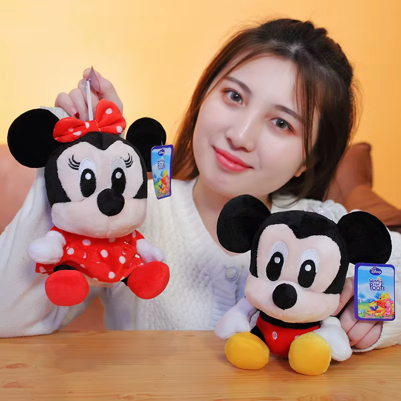 Dessin animé en peluche broche Winnie l'ourson Mickey Minnie tigrou cochon court peluche poupée poup