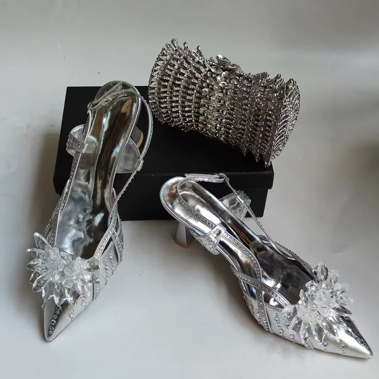 LNATISNOVA Ensemble Sandales et Pochette à Strass pour Femme, Chaussures à Talons Hauts Italiennes O