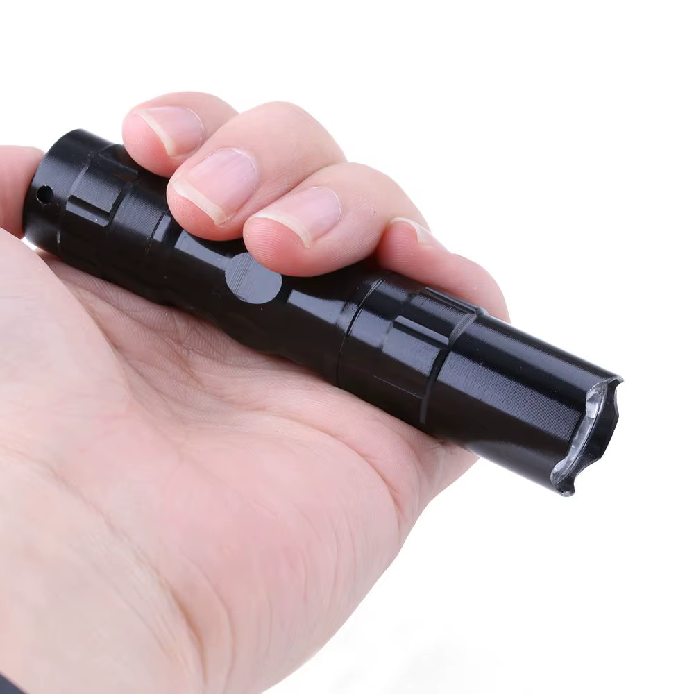 Lampe de poche tactique Super lumineuse utile, lampe de poche médicale LED, ampoule, petite torche é