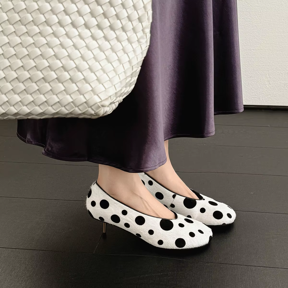QUTAA 2026 – Escarpins tendance pour femme en cuir verni véritable à pois, talons hauts, à enfiler, 