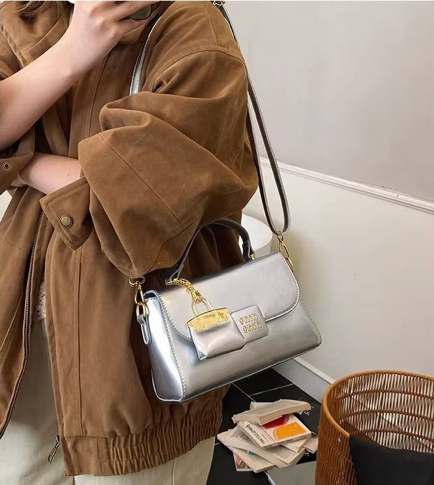 Sac bandoulière chic et tendance pour femme, sac messager texturé de créateur, sac fourre-tout minim