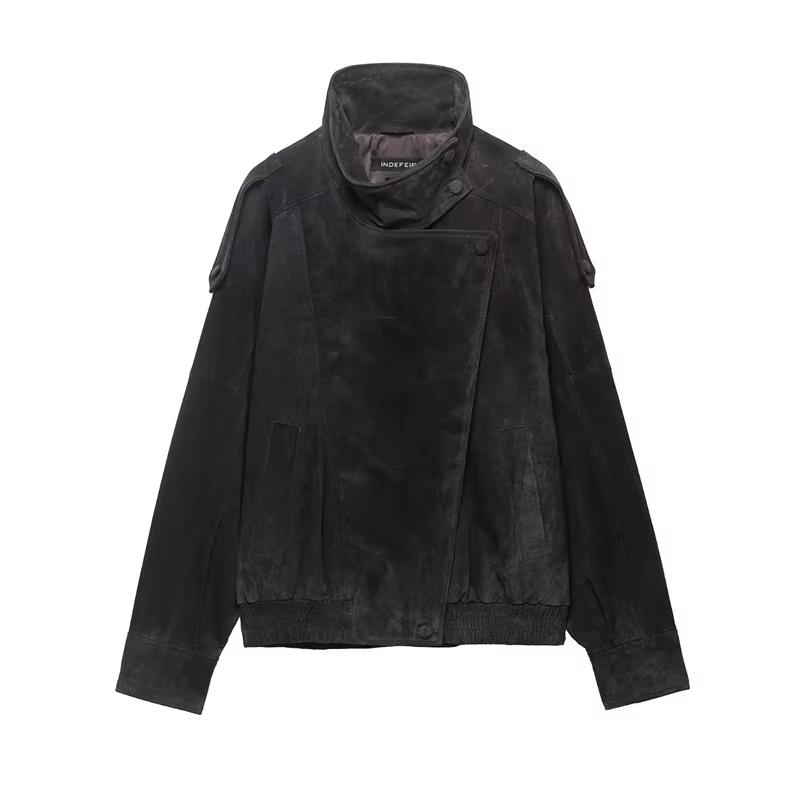 Blouson biker pour femme en cuir texturé gris foncé, avec col montant boutonné asymétrique, ourlet é