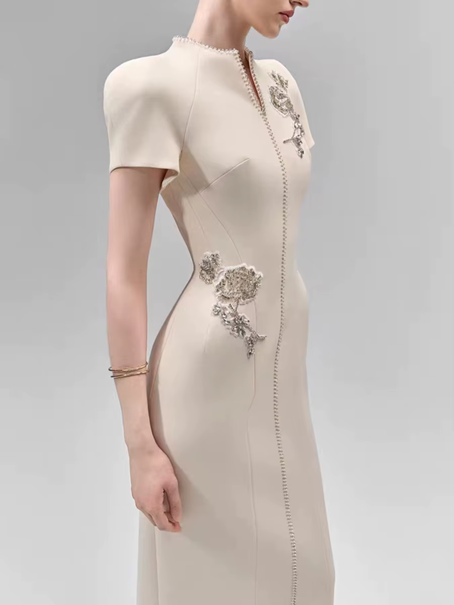 Robe amincissante TWOTWINSTYLE pour femme, col montant, manches courtes, patchwork brodé, ornée de d